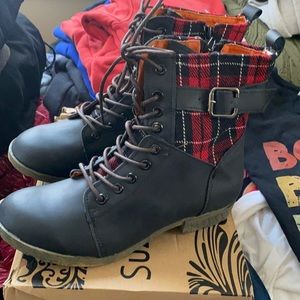 Black and Plaid Combat Boots size 7.5